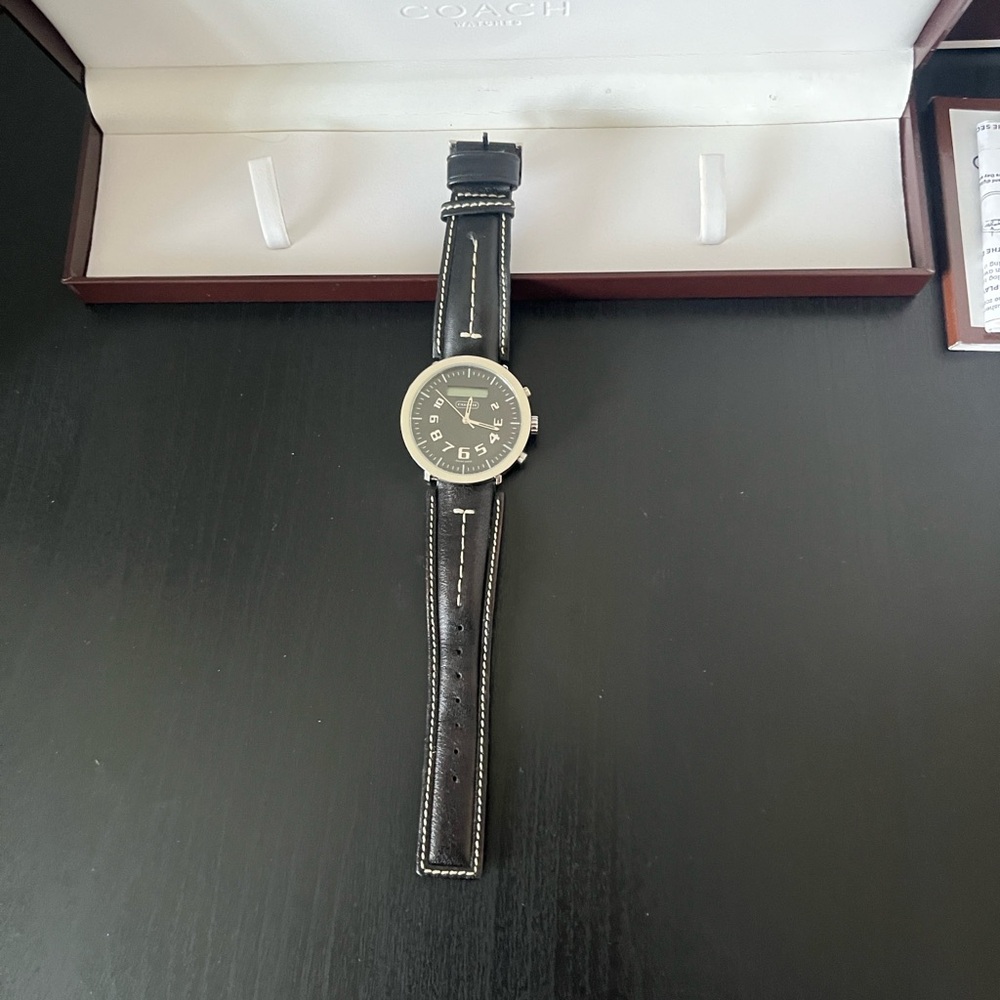 Coach Men's Black Leather Strap Watch
Stainless steel transatlantic watch. - Picture 13 of 14